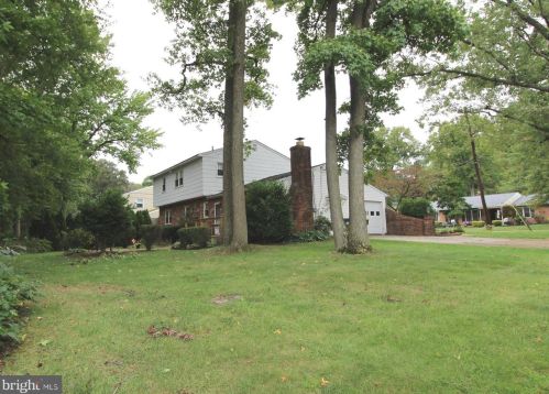 2 Liane Rd, Wilmington, DE 19809-2328