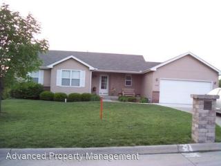 3048 Geneva Dr, Manhattan KS  66502-8016 exterior