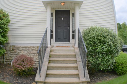 8217 Catalpa Ridge Dr, Blacklick, OH 43004-8278