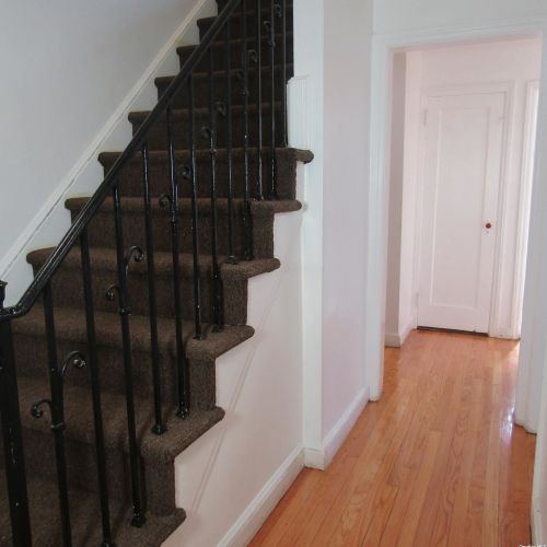 2 Oak Dr, New Hyde Park NY  11040-3315 exterior