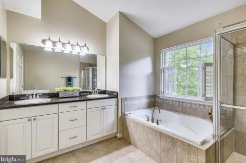 527 Rugby Ct, Purcellville VA  20132-3415 exterior