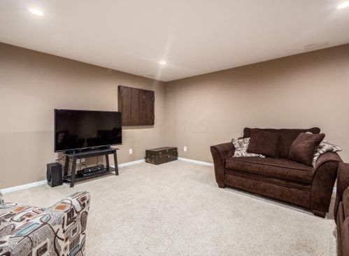 3230 Weeping Spruce Dr, Darbydale OH  43123-1490 exterior