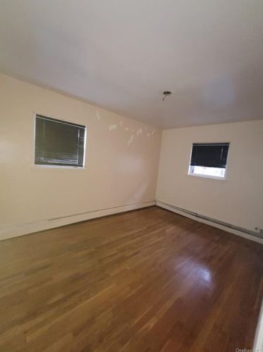 807 Swinton Ave, Bronx NY  10465-2218 exterior