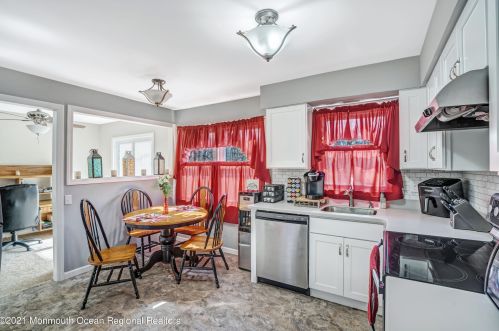 1068 Toms River Rd, Jackson Twp NJ  08527-5240 exterior