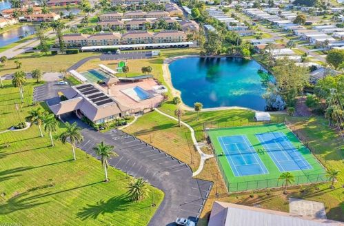 38 Le Mans Dr, Naples FL 34112-9126 exterior