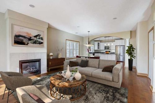 111316 Village Rd, Chaska, MN 55318-1385
