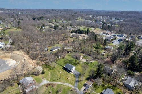 2500 Hollywood Dr, Gibsonia PA  15044-8385 exterior