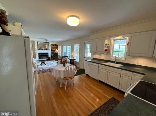 803 Hook Hill Rd, Richmond National Battlefiel VA  22835-3505 exterior