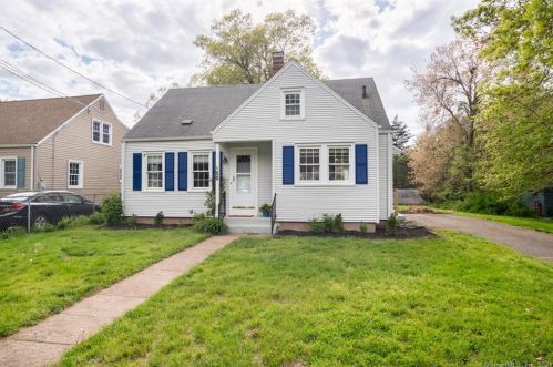 28 View St, Manchester, CT 06040-4306