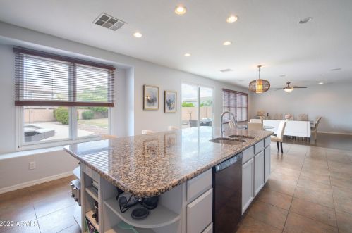 2204 Bowker St, Phoenix AZ  85040-3424 exterior