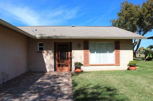 8201 Palencia Dr, Port Richey, FL 34668-2732
