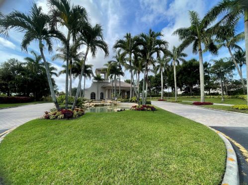 7110 Veneto Dr, Boynton Beach FL  33437-3741 exterior