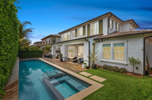 209 Coral Cove Way, Encinitas, CA 92024-1594