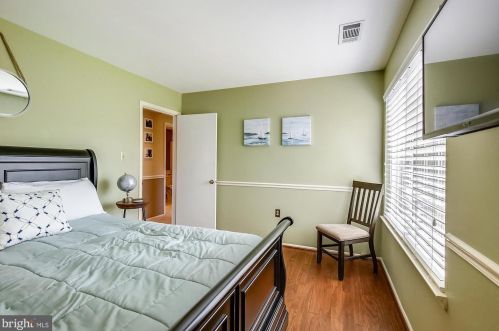 7827 Mulberry Bottom Ln, Springfield VA  22153-2314 exterior