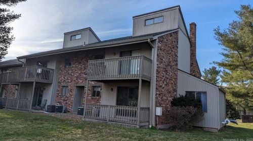 5 Amato Dr, Wapping, CT 06074-5509