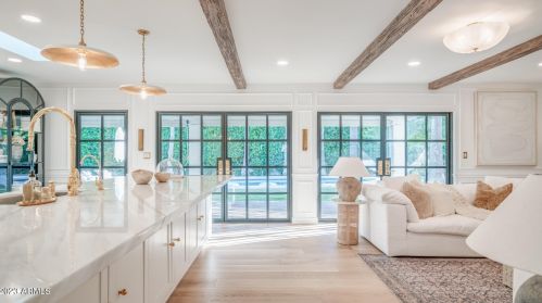 5851 Sharon Dr, Scottsdale AZ  85254-3725 exterior