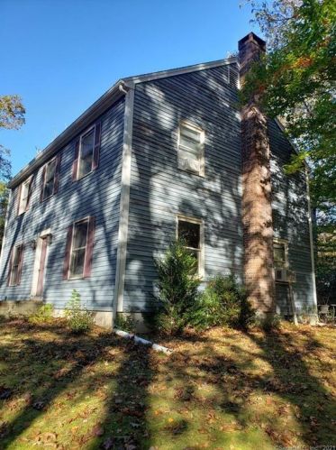 26 Hillside Dr, Essex, CT 06426-1456