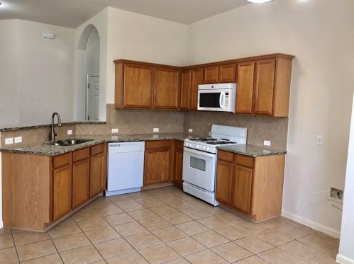 154 Amber Oak Dr, Uhland, TX 78640-5269