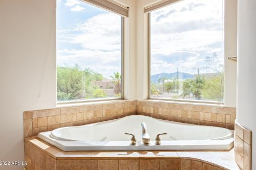 44811 12 St, Phoenix AZ 85086-8480 exterior