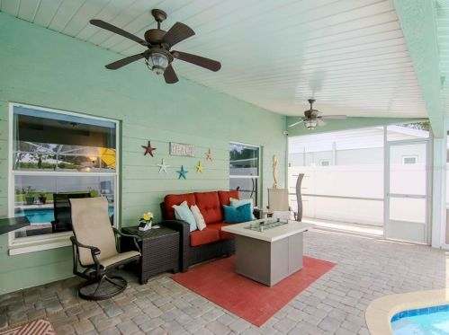 10730 Oakhaven Dr, Pinellas Park FL  33782-2511 exterior