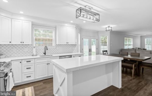 17 Hillside Ln, Berlin Boro NJ  08009-1703 exterior