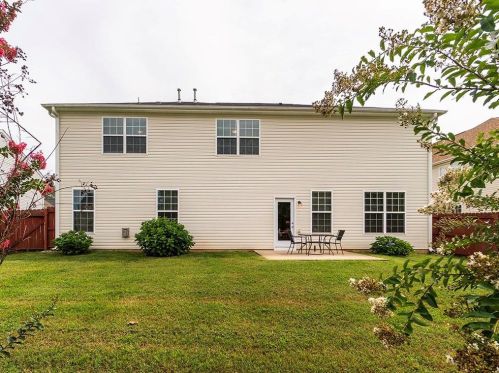 107 Vw Dr, Burlington NC  27215-4694 exterior