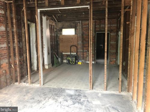 51 Sweets Ave, Trenton NJ  08618-3841 exterior