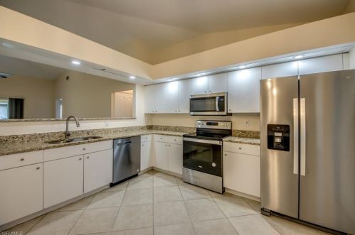 1031 11th Ter, Cape Coral, FL 33990-3041
