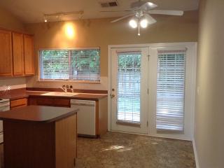 24 Hartsfield Ct, Greensboro NC  27407-6146 exterior