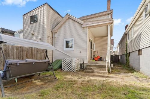 214 20th St, Pittsburgh PA  15222-4444 exterior