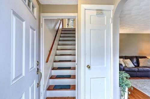 16 Cormier Rd, Lincoln RI  02865-3104 exterior