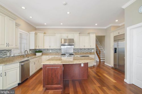 19372 Ml Dm Pl, Leesburg VA 20176-1637 exterior