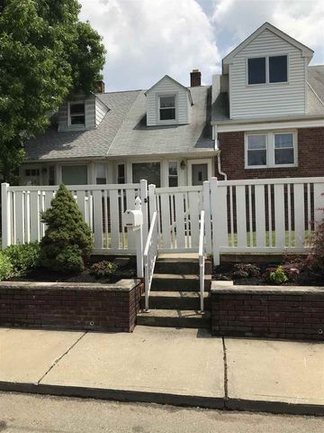 24 Parkside Ln, Bayonne, NJ 07002-1603