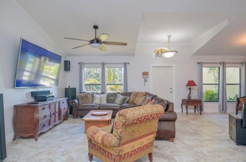 3761 14th Ave, Naples, FL 34120-5601