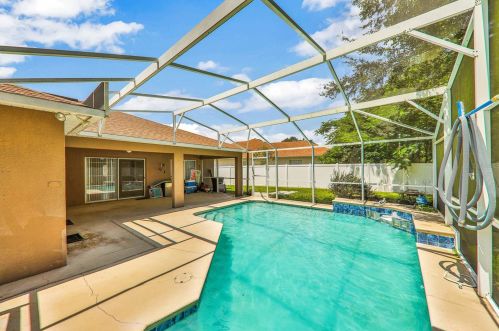517 Pinehurst Cv, Kissimmee, FL 34758-3641