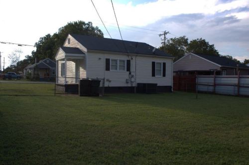 1214 Queen Ann St, Burlington, NC 27217-7045
