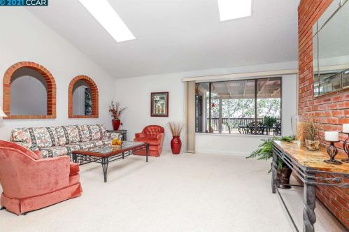 1030 Pine Meadow Ct, Pacheco CA  94553-4739 exterior