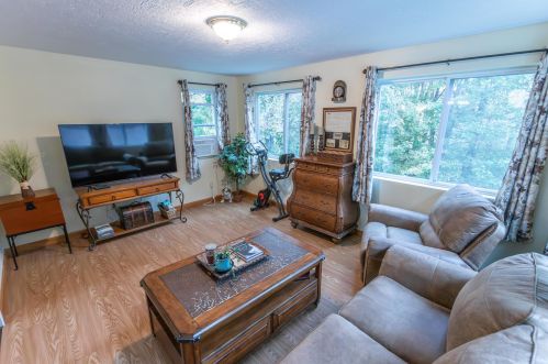 265 Royalston Rd, Fitzwilliam NH  03447-3433 exterior