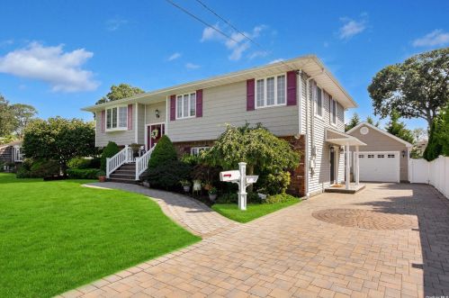 1630 Jefferson Ave, West Islip, NY 11795-1715