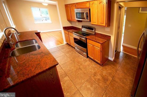 7223 Carol Ln, Falls Church, VA 22042-3743