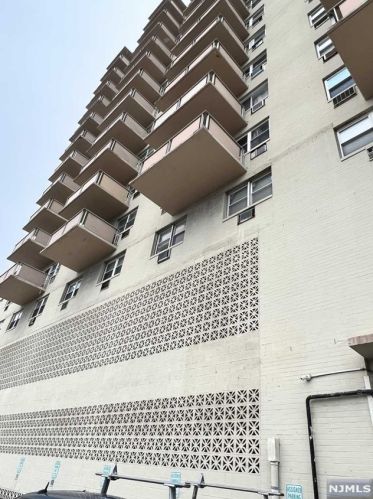 3817 Ventnor Ave, Atlantic City NJ  08401-5923 exterior