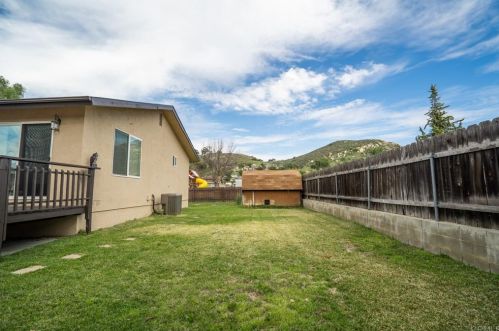 9476 Los Coches Rd, Lakeside CA  92040-4643 exterior