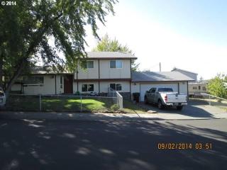 525 7th St, Hermiston, OR 97838-1965