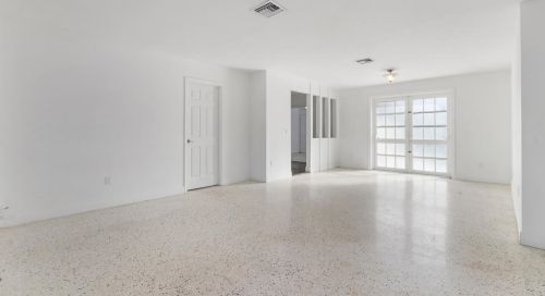 502 Congress Ave, West Palm Beach FL  33401-2904 exterior