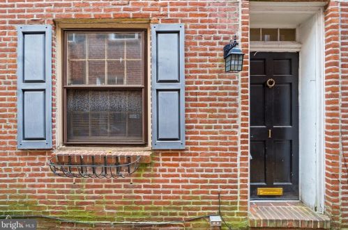 412 Bainbridge St, Philadelphia, PA 19147-1533
