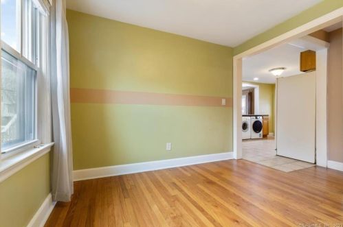 18 Phillips St, United States Coast Guard Ac CT  06320-2619 exterior