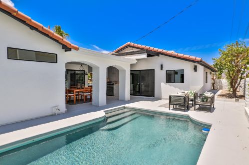 54780 Avenida Obregon, La Quinta CA  92253-3712 exterior