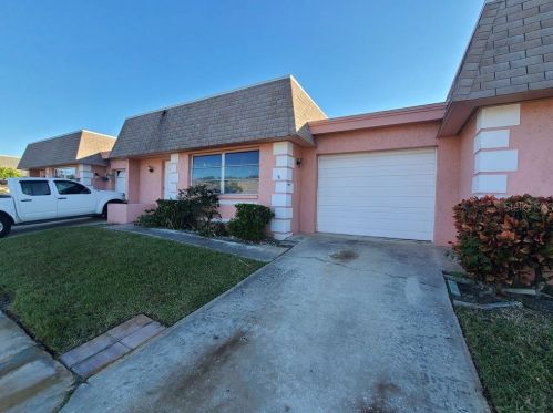 6950 Versailles, Pinellas Park, FL 33781-1116