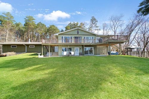 328 194th St, East Farmington, WI 54020-5625