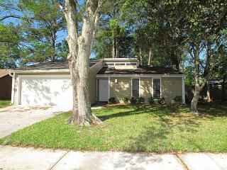 8112 Coralberry Ln, Jacksonville, FL 32244-5737